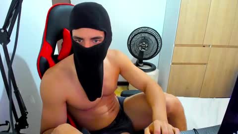 Snapshot of calihotcaliente27 chatting on December 3, 5:12 pm calihotcaliente27 online show from December 3, 5:12 pm