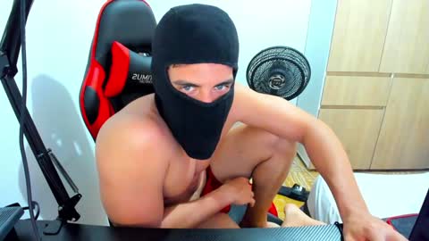 Snapshot of calihotcaliente27 chatting on January 21, 2:48 pm calihotcaliente27 online show from January 21, 2:48 pm
