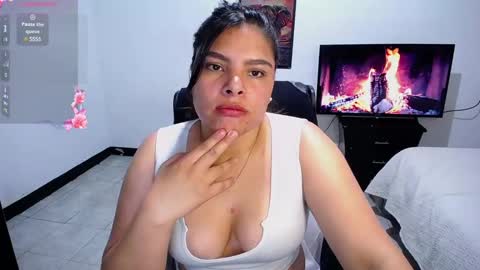 Snapshot of caliope_goddess1 chatting on January 2, 7:40 pm caliope_goddess1 online show from January 2, 7:40 pm