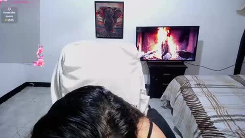 Snapshot of caliope_goddess1 chatting on January 21, 6:34 pm caliope_goddess1 online show from January 21, 6:34 pm