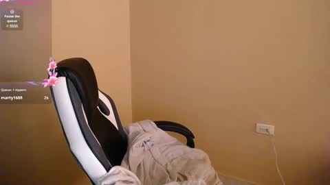 Snapshot of caliope_goddess1 chatting on February 18, 7:09 pm caliope_goddess1 online show from February 18, 7:09 pm