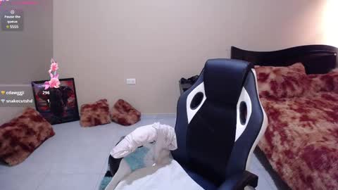 Snapshot of caliope_goddess1 chatting on March 2, 4:32 pm caliope_goddess1 online show from March 2, 4:32 pm