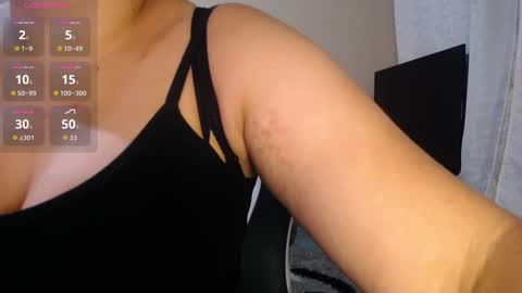 Snapshot of caliope_goddess1 chatting on October 9, 10:46 am caliope_goddess1 online show from October 9, 10:46 am