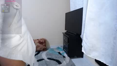 Snapshot of caliope_goddess1 chatting on October 17, 10:29 am caliope_goddess1 online show from October 17, 10:29 am