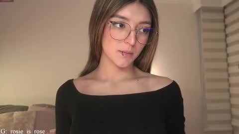 Snapshot of call_me_rosie chatting on February 17, 4:20 am online show from February 17, 4:20 am