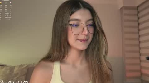 Snapshot of call_me_rosie chatting on February 20, 3:14 am online show from February 20, 3:14 am