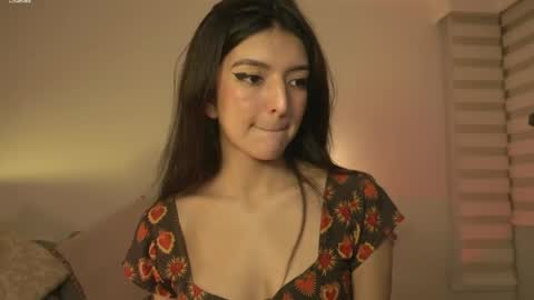 Snapshot of call_me_rosie chatting on April 4, 1:48 am online show from April 4, 1:48 am