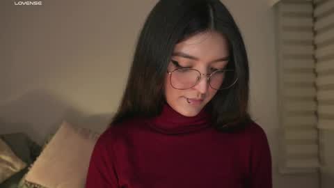 Snapshot of call_me_rosie chatting on April 24, 12:24 am online show from April 24, 12:24 am