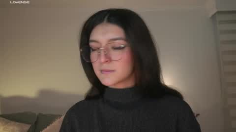 Snapshot of call_me_rosie chatting on April 29, 12:59 am online show from April 29, 12:59 am