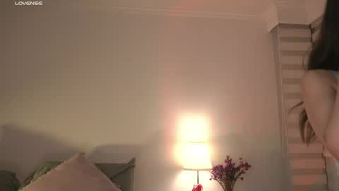 Snapshot of call_me_rosie chatting on May 6, 12:41 am online show from May 6, 12:41 am