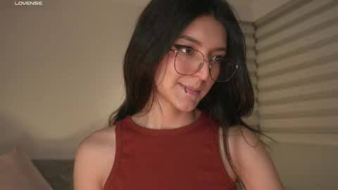 Snapshot of call_me_rosie chatting on May 8, 12:38 am online show from May 8, 12:38 am