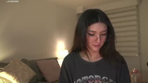 Snapshot of call_me_rosie chatting on June 30, 3:18 am online show from June 30, 3:18 am