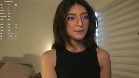 Snapshot of call_me_rosie chatting on July 22, 10:01 pm online show from July 22, 10:01 pm