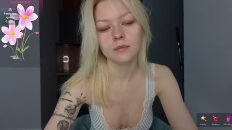 Snapshot of callista_a chatting on June 30, 2:34 am Robin online show from June 30, 2:34 am