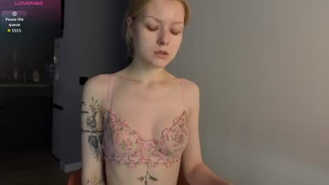 Snapshot of callista_a chatting on July 29, 3:04 am Robin online show from July 29, 3:04 am
