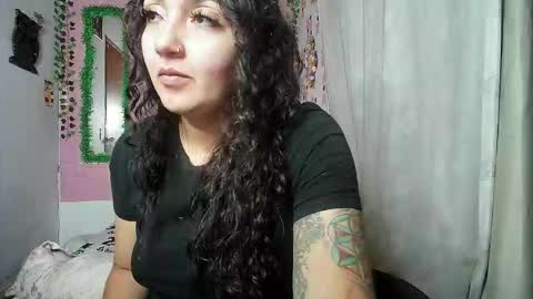 Snapshot of callme_lolas chatting on February 28, 12:00 am paula online show from February 28, 12:00 am