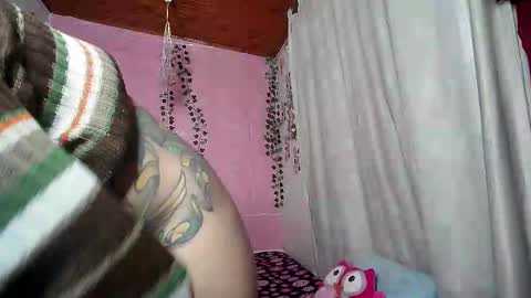 Snapshot of callme_lolas chatting on March 5, 6:42 am paula online show from March 5, 6:42 am