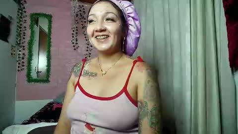 Snapshot of callme_lolas chatting on March 14, 2:28 am paula online show from March 14, 2:28 am