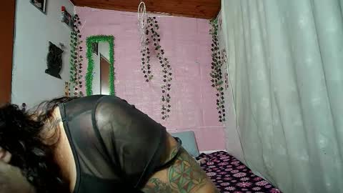 Snapshot of callme_lolas chatting on March 22, 12:58 am paula online show from March 22, 12:58 am