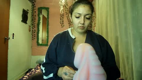 Snapshot of callme_lolas chatting on April 6, 4:46 am paula online show from April 6, 4:46 am
