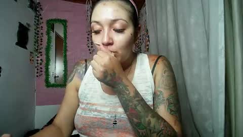 Snapshot of callme_lolas chatting on April 8, 4:56 am paula online show from April 8, 4:56 am