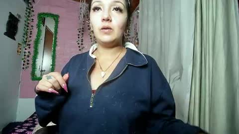Snapshot of callme_lolas chatting on April 9, 3:06 am paula online show from April 9, 3:06 am