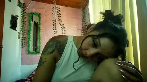 Snapshot of callme_lolas chatting on April 9, 7:08 pm paula online show from April 9, 7:08 pm