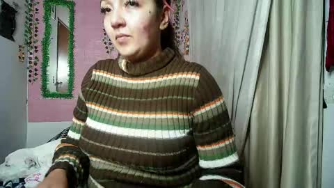Snapshot of callme_lolas chatting on April 25, 2:03 am paula online show from April 25, 2:03 am