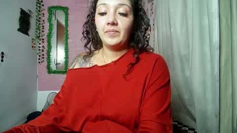 Snapshot of callme_lolas chatting on April 28, 5:01 am paula online show from April 28, 5:01 am