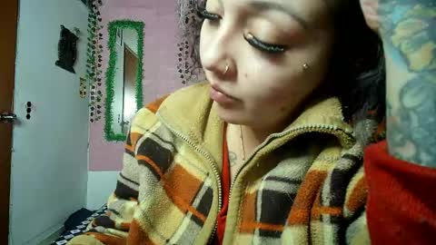 Snapshot of callme_lolas chatting on April 30, 6:31 am paula online show from April 30, 6:31 am
