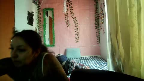 Snapshot of callme_lolas chatting on May 10, 10:04 pm paula online show from May 10, 10:04 pm