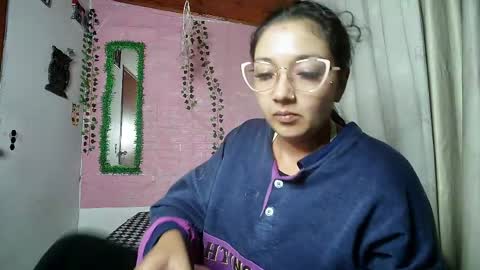 Snapshot of callme_lolas chatting on May 15, 11:01 pm paula online show from May 15, 11:01 pm