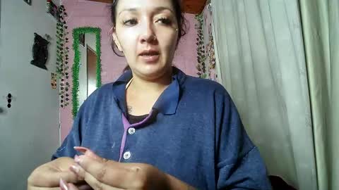 Snapshot of callme_lolas chatting on May 16, 12:07 am paula online show from May 16, 12:07 am