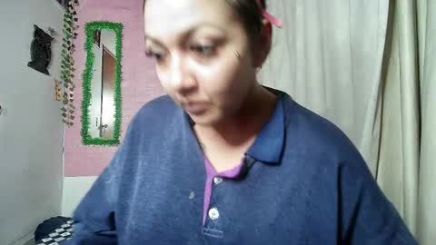 Snapshot of callme_lolas chatting on May 17, 4:54 am paula online show from May 17, 4:54 am