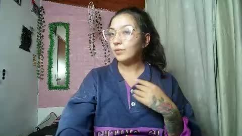 Snapshot of callme_lolas chatting on June 11, 2:53 am paula online show from June 11, 2:53 am