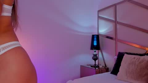 Anna Banana online show from November 22, 11:48 pm