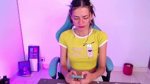 Snapshot of callmebluee chatting on June 6, 6:56 pm callmebluee online show from June 6, 6:56 pm