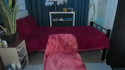 Snapshot of callmebythename_daisy chatting on December 2, 5:24 am A STINGY MAN IS A SIGN OF UNWELLINGNESS. online show from December 2, 5:24 am