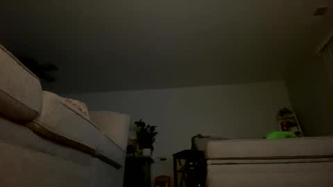 Snapshot of callmelindsay chatting on December 22, 3:55 am callmelindsay online show from December 22, 3:55 am