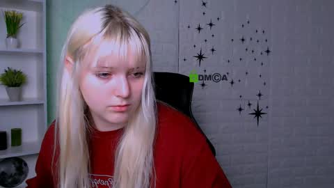 callmevivien online show from April 21, 12:00 pm