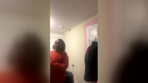 Snapshot of cals9x chatting on December 3, 3:03 am camzxoxox online show from December 3, 3:03 am