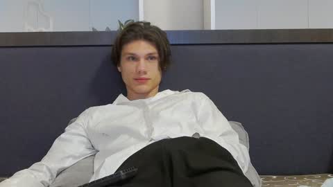 Snapshot of calvin_cay chatting on January 4, 9:31 pm Calvin online show from January 4, 9:31 pm