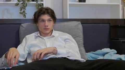 Snapshot of calvin_cay chatting on January 11, 10:51 pm Calvin online show from January 11, 10:51 pm