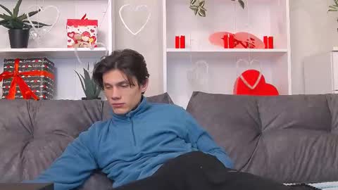 Snapshot of calvin_cay chatting on February 10, 7:38 pm Calvin online show from February 10, 7:38 pm