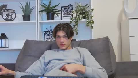 Snapshot of calvin_cay chatting on February 26, 10:53 pm Calvin online show from February 26, 10:53 pm