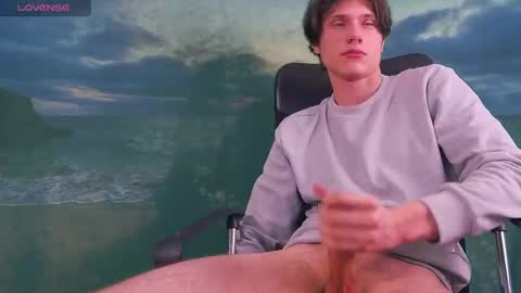 Snapshot of calvin_cay chatting on March 6, 8:48 pm Calvin online show from March 6, 8:48 pm