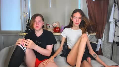 Snapshot of calvin_kevin_grem chatting on October 23, 11:42 am Calvin Kevin Grem online show from October 23, 11:42 am