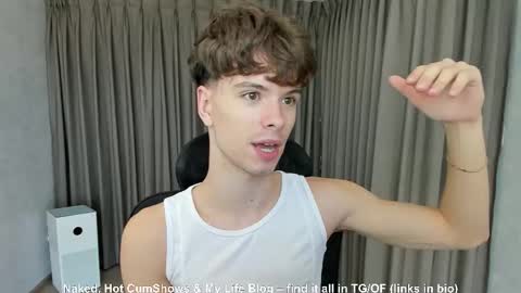 Hey I am Calvin  online show from November 23, 7:08 am