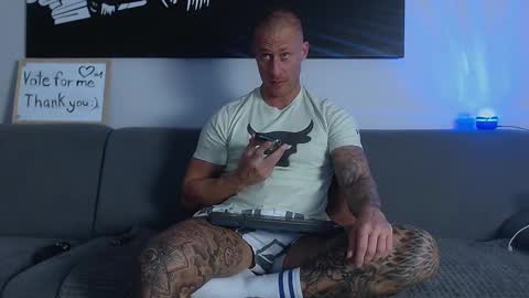 Calvin  online show from December 2, 5:37 am