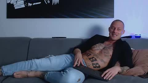 Calvin  online show from December 13, 1:59 am